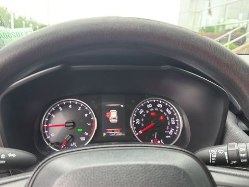 Used 2020 Toyota RAV4 XLE FWD image 21