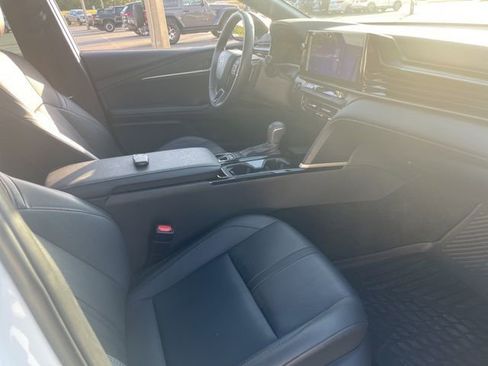 Used 2025 Toyota Camry XSE FWD image 13