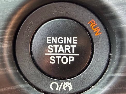 Used 2019 Jeep Grand Cherokee Limited AWD/4WD image 19