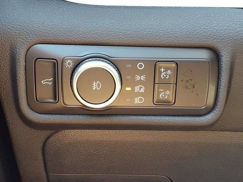 Used 2023 Ford Explorer XLT w/ Equipment Group 202A AWD/4WD image 15