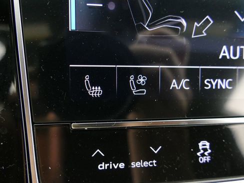 New 2026 Audi RS Q8 performance image 11