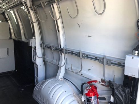 Used 2018 Chevrolet Express 2500 w/ Driver Convenience Package image 21