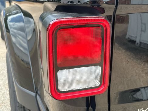 New 2025 Jeep Gladiator Sport image 22