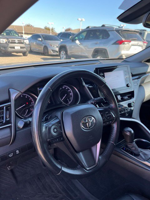 Used 2022 Toyota Camry SE FWD image 16