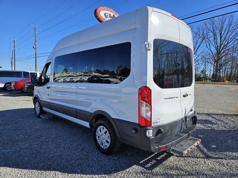 Used 2016 Ford Transit 350 XLT image 4