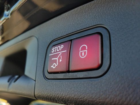 Certified 2025 Mercedes-Benz GLA 250 image 9