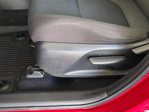 Used 2021 Toyota RAV4 LE image 24