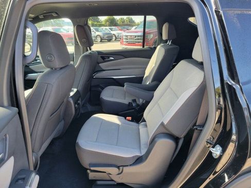 Certified 2025 Chevrolet Traverse LT image 27