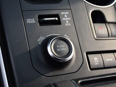 Used 2021 Toyota Highlander XSE image 18