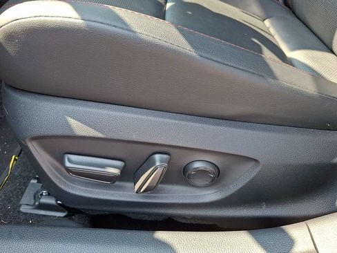 Used 2024 Toyota Prius Prime FWD image 15