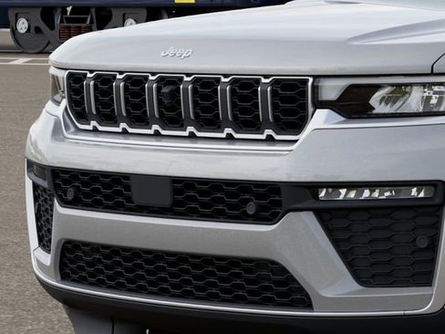 New 2026 Jeep Grand Cherokee L Limited RWD image 11