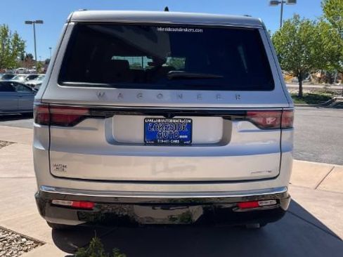 Used 2024 Jeep Wagoneer Series III AWD/4WD image 7