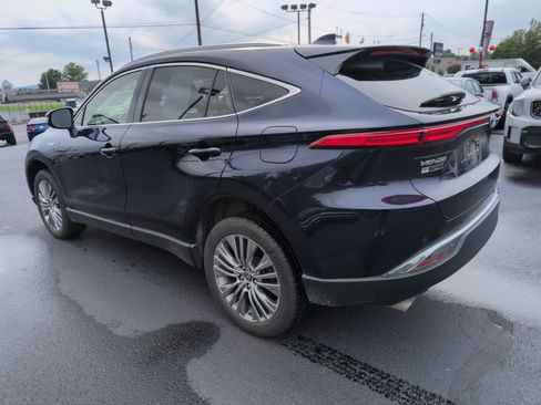 Used 2021 Toyota Venza XLE w/ Softex Package AWD/4WD image 6
