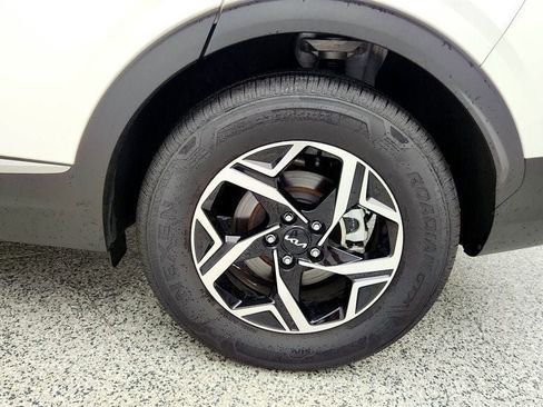 Used 2025 Kia Sportage LX FWD image 9