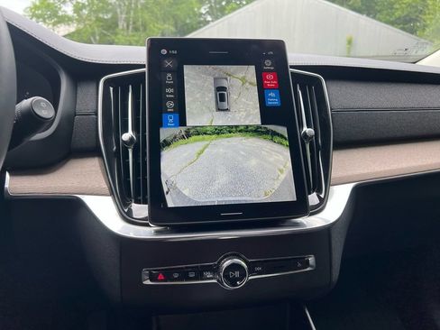 Certified 2026 Volvo XC90 B6 Plus w/ Protection Package Premier AWD/4WD image 18