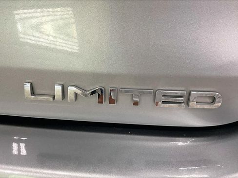 Used 2023 Toyota Highlander Limited AWD/4WD image 10