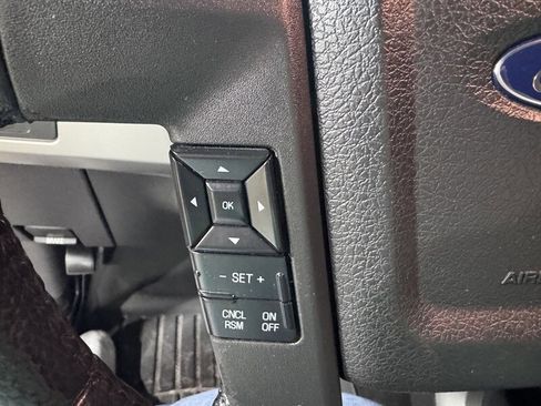 Used 2013 Ford F150 Lariat w/ Luxury Equipment Group image 29