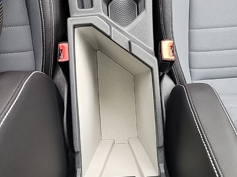 New 2026 Volkswagen Jetta SE image 10