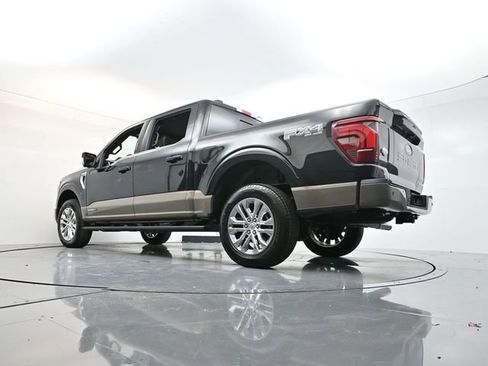 New 2026 Ford F250 Platinum image 30