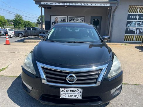 Used 2014 Nissan Altima 2.5 S w/ Sport Value Package FWD image 2