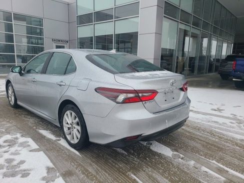 Used 2024 Toyota Camry LE image 5