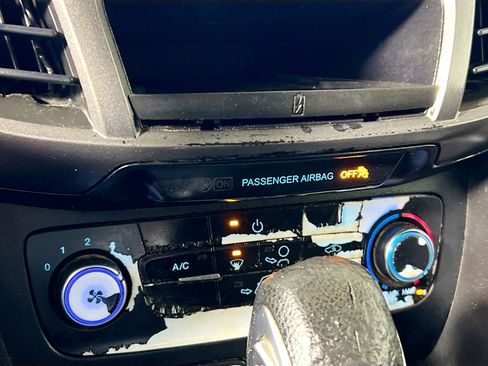 Used 2019 Ford Transit Connect XL image 26