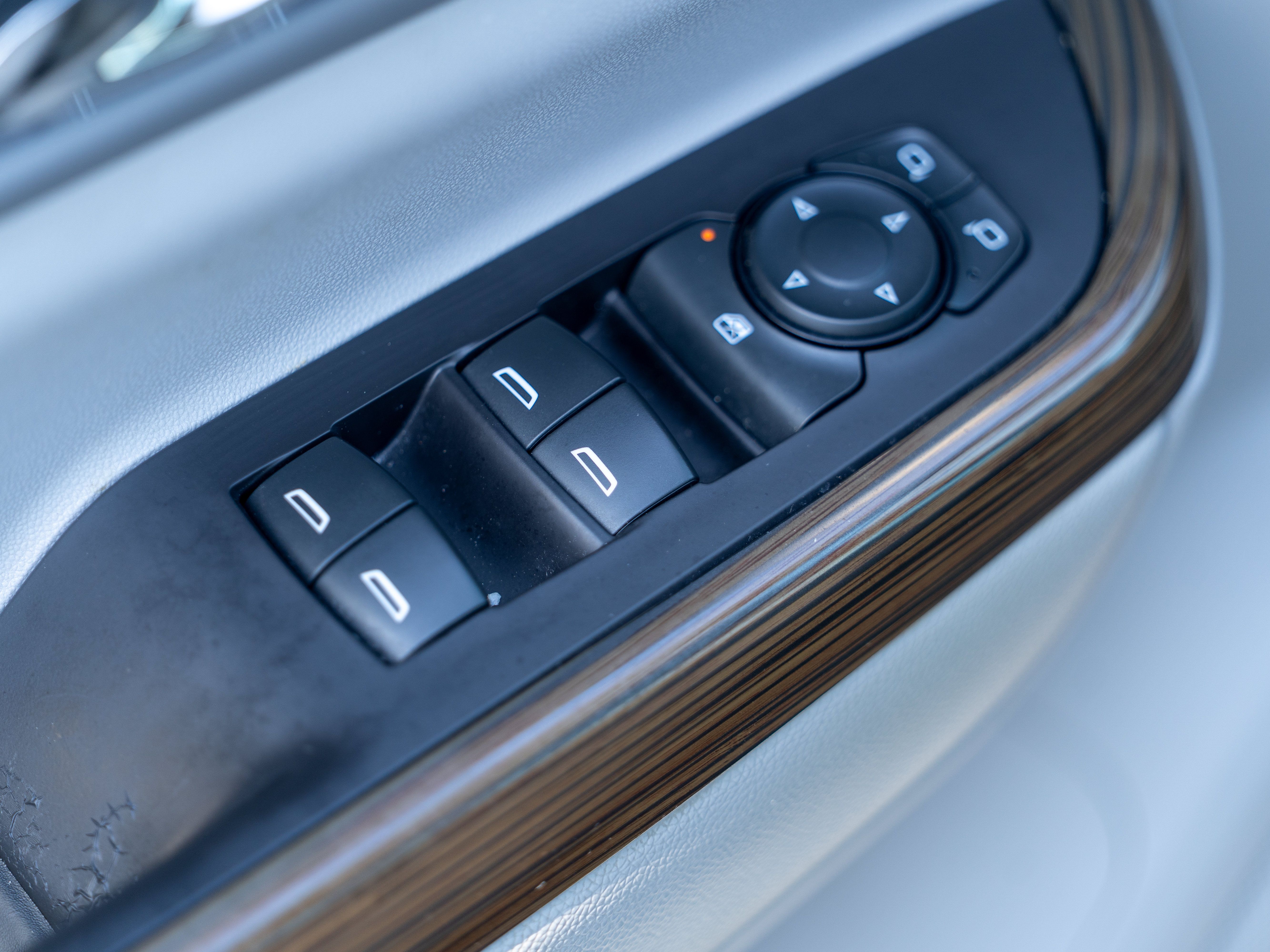 Used 2019 GMC Acadia SLE FWD image 17