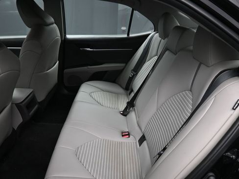 Certified 2022 Toyota Camry SE image 20