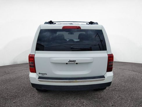 Used 2014 Jeep Patriot Latitude w/ Freedom Edition Package FWD image 6