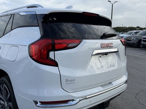 Used 2019 GMC Terrain Denali w/ Advanced Safety Package FWD image 11