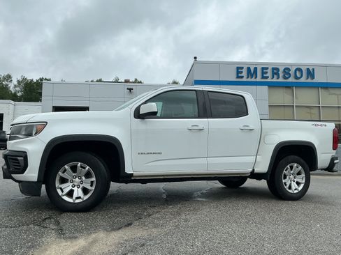 Used 2021 Chevrolet Colorado LT AWD/4WD image 2