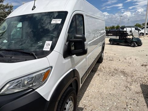 Used 2024 RAM ProMaster 2500 w/ Convenience Group FWD image 6