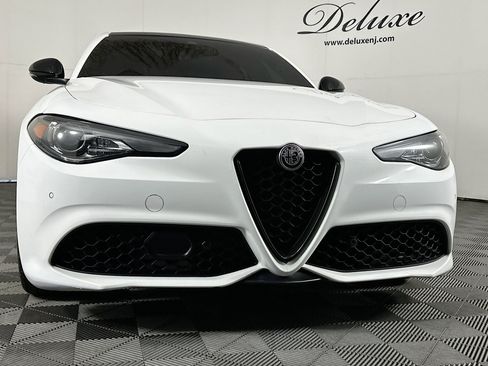 Used 2023 Alfa Romeo Giulia Veloce AWD/4WD image 31