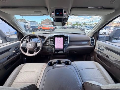 Used 2025 RAM 2500 Laramie AWD/4WD image 25