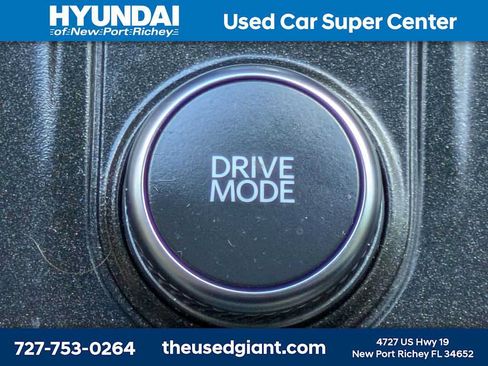 Used 2025 Ford Explorer Active RWD image 35