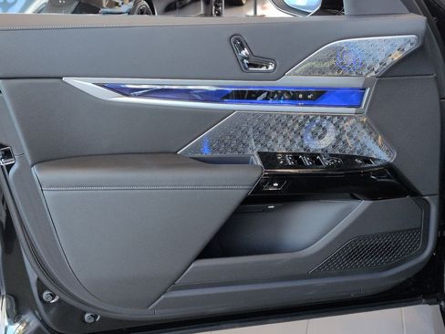 New 2026 BMW i7 M70 AWD/4WD image 13