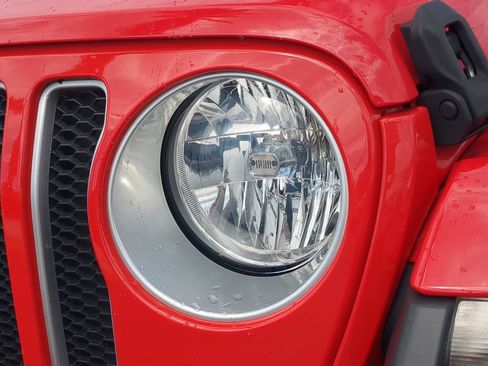Used 2019 Jeep Wrangler Unlimited Sahara AWD/4WD image 7