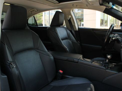 Used 2019 Lexus ES 300h w/ Premium Package FWD image 29