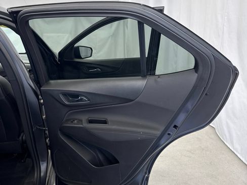 Used 2022 Chevrolet Equinox RS w/ RS Leather Package AWD/4WD image 36