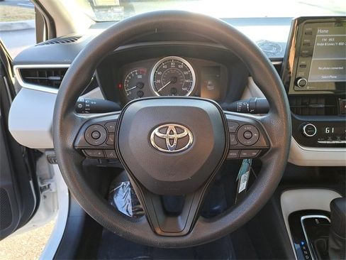 Used 2022 Toyota Corolla LE image 26