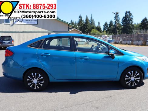 Used 2013 Ford Fiesta SE image 8
