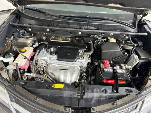 Used 2015 Toyota RAV4 LE FWD image 25