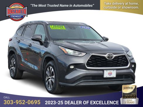 Used 2020 Toyota Highlander XLE image 1