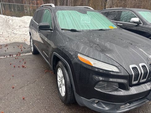 Used 2016 Jeep Cherokee Latitude w/ Cold Weather Group image 16