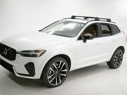 Certified 2025 Volvo XC60 T8 Ultra w/ Protection Package Premier image 7