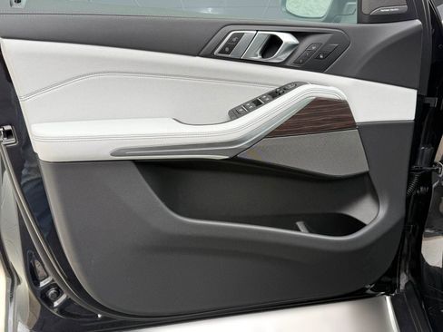 New 2026 BMW X5 sDrive40i image 11