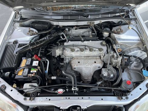 Used 2002 Honda Accord VP image 32