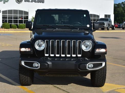 Used 2023 Jeep Wrangler Unlimited Sahara w/ Cold Weather Group AWD/4WD image 2