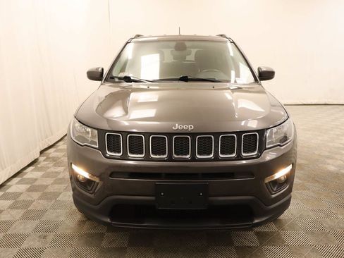 Used 2020 Jeep Compass Latitude w/ Cold Weather Group AWD/4WD image 4