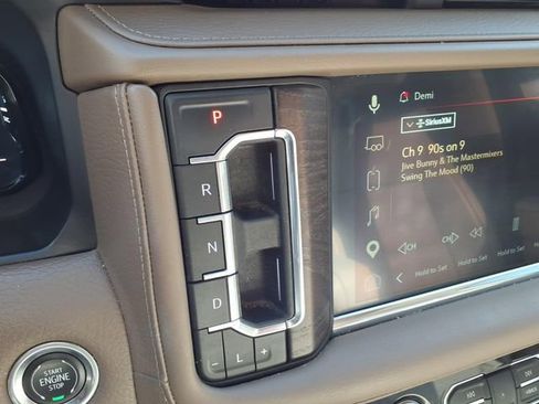 Used 2023 GMC Yukon XL Denali AWD/4WD image 27